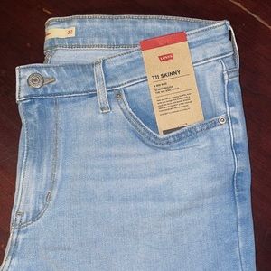 Levi 711 Skinny Jeans